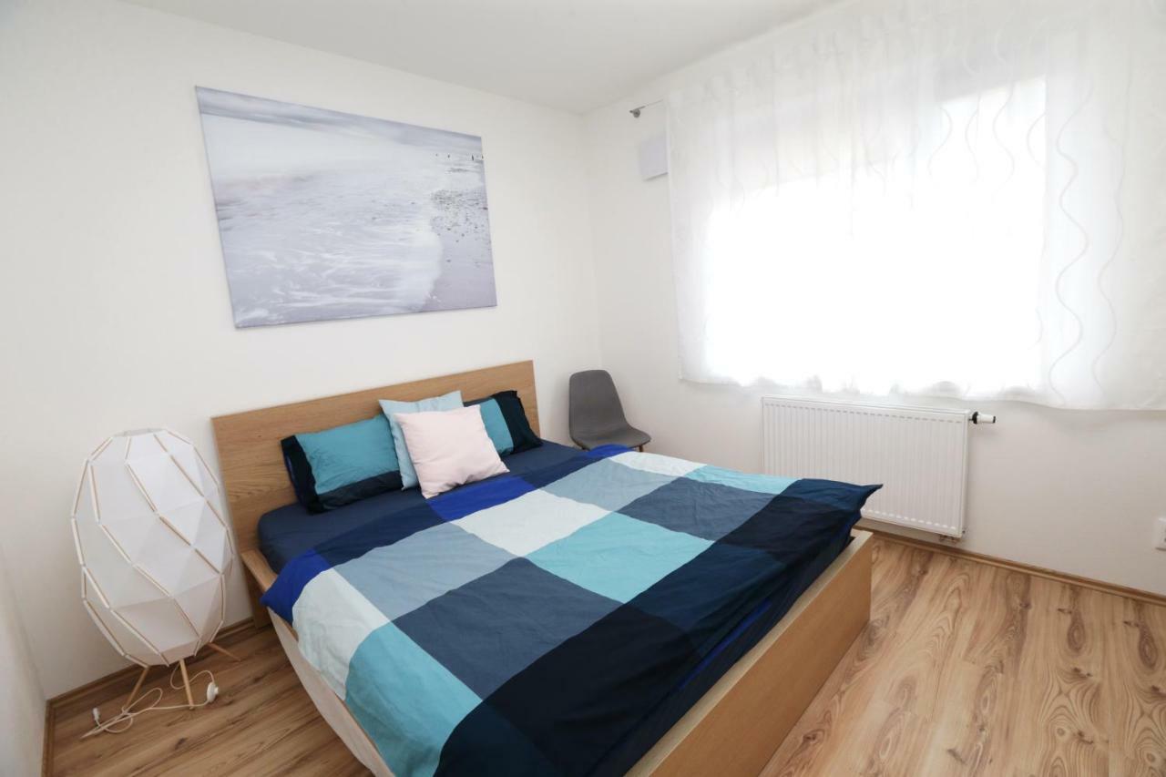Samorin - Apartment In The Center - Private Parking - Klimatizacia מראה חיצוני תמונה