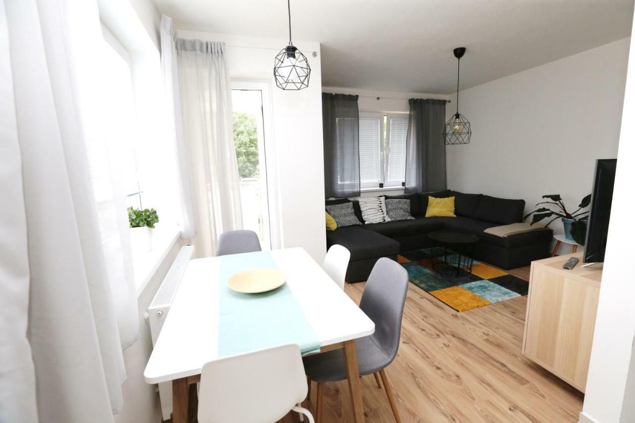 Samorin - Apartment In The Center - Private Parking - Klimatizacia מראה חיצוני תמונה