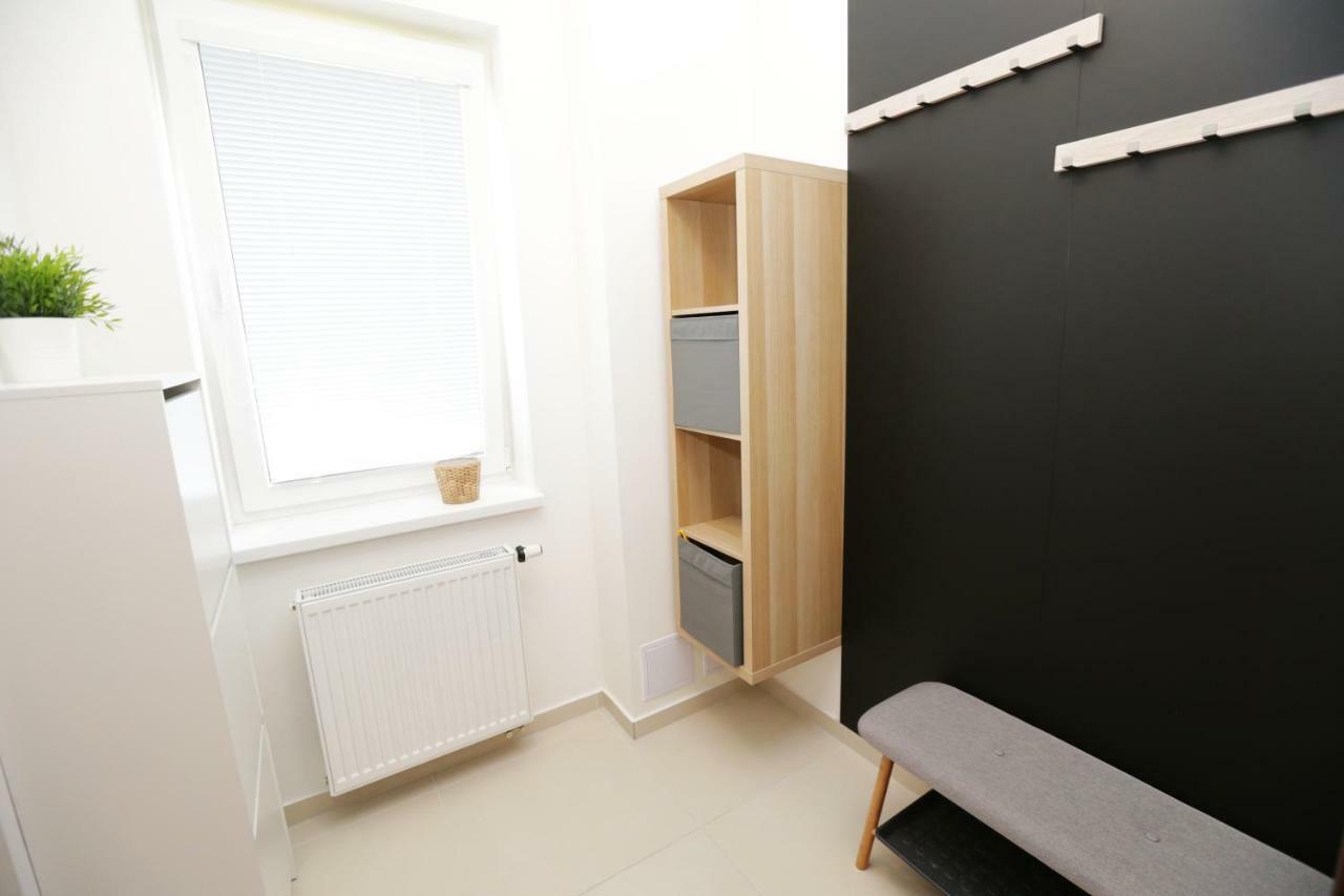 Samorin - Apartment In The Center - Private Parking - Klimatizacia מראה חיצוני תמונה