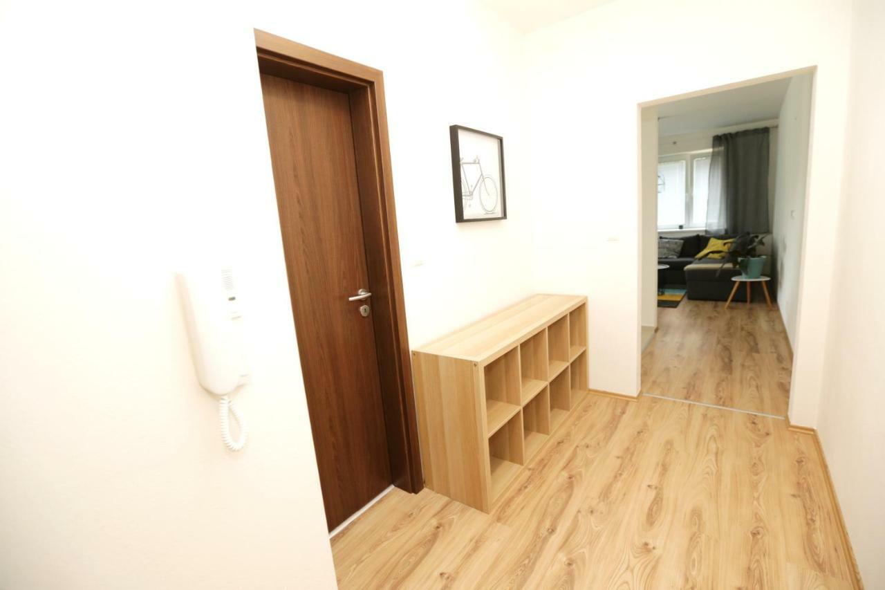 Samorin - Apartment In The Center - Private Parking - Klimatizacia מראה חיצוני תמונה